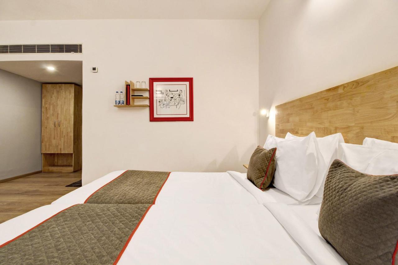 Oyo Townhouse 9 Hitech City Hyderabad Exterior photo