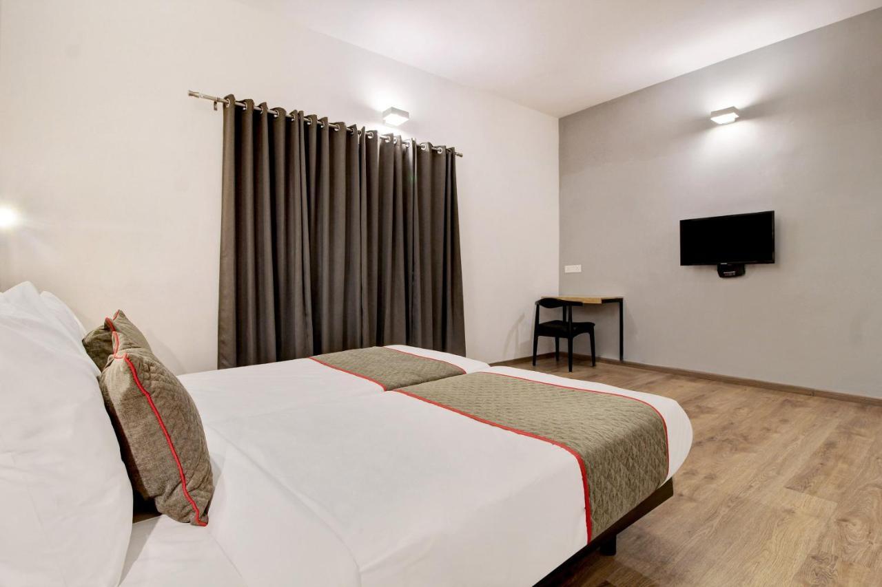Oyo Townhouse 9 Hitech City Hyderabad Exterior photo